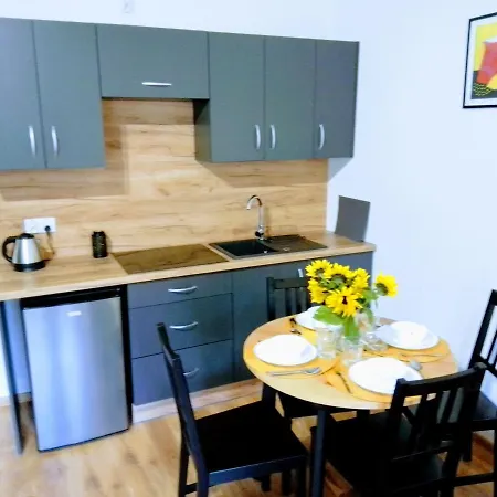 Orange Apartment *